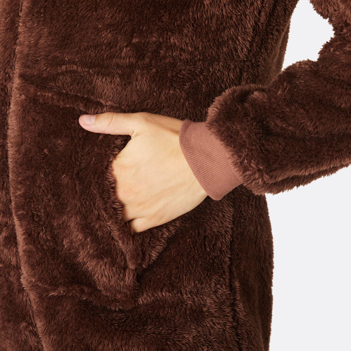 Ruskea nalle-onesie miehille