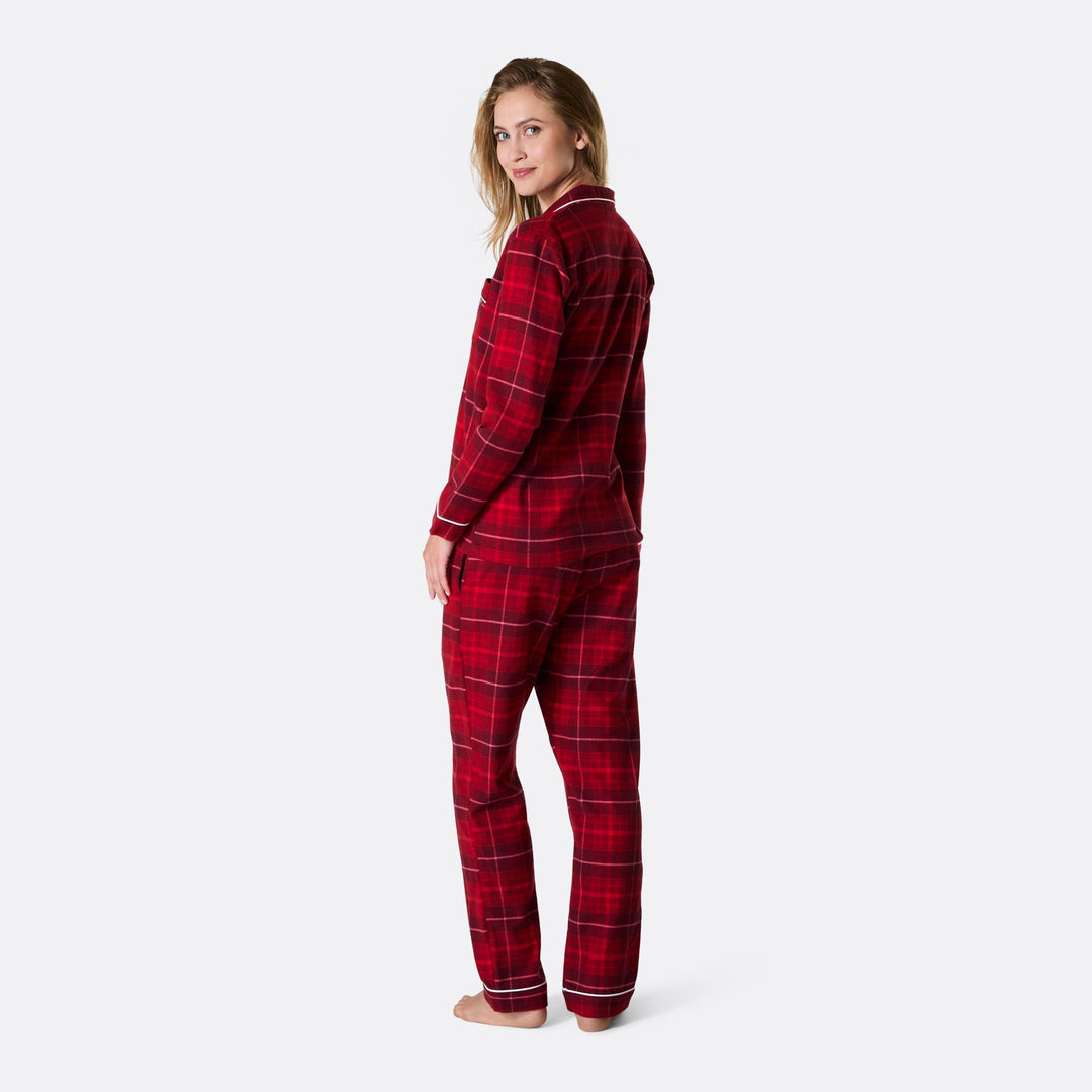 Punainen flanellinen joulupyjama naisille