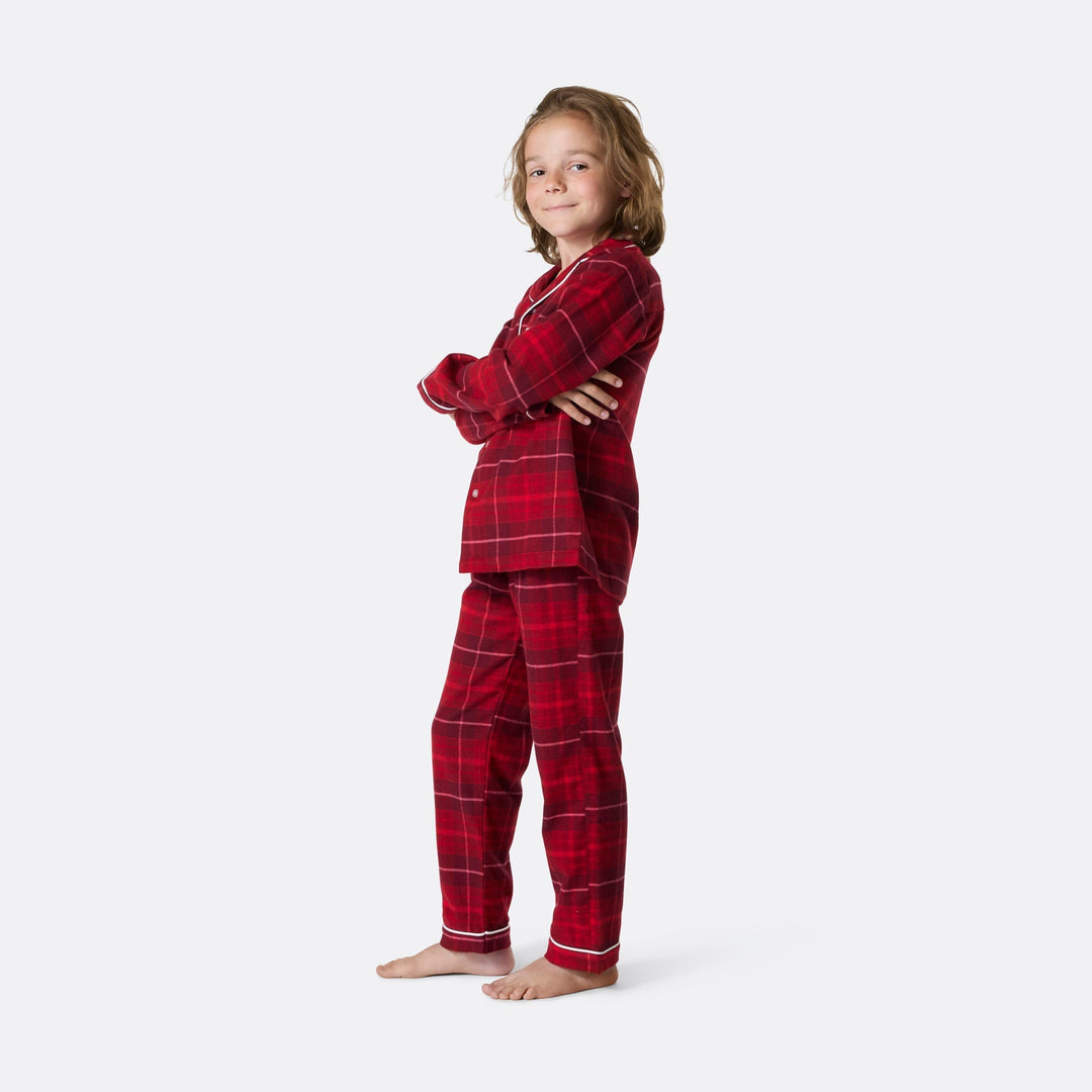 Punainen flanellinen joulupyjama lapsille
