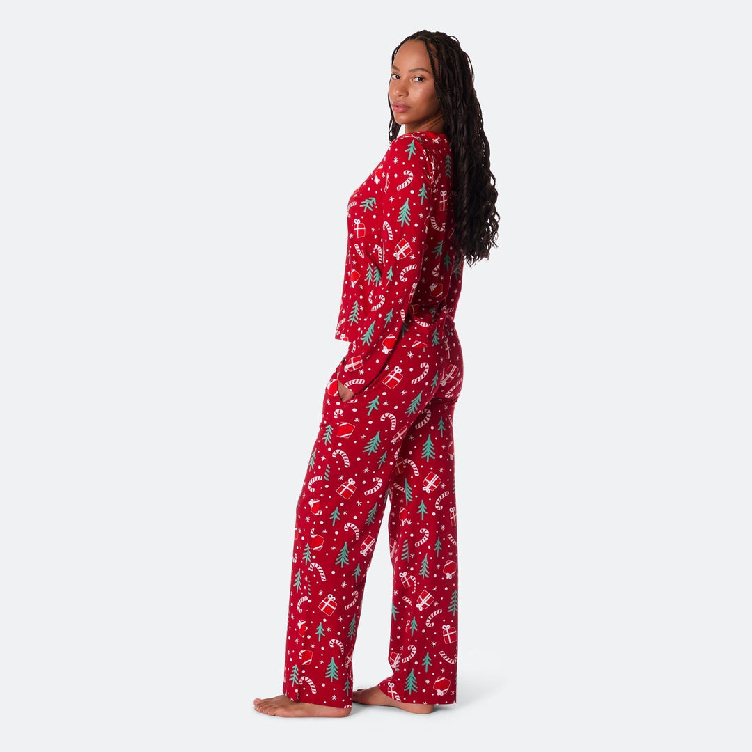 Punainen joulukuosinen joulupyjama naisille