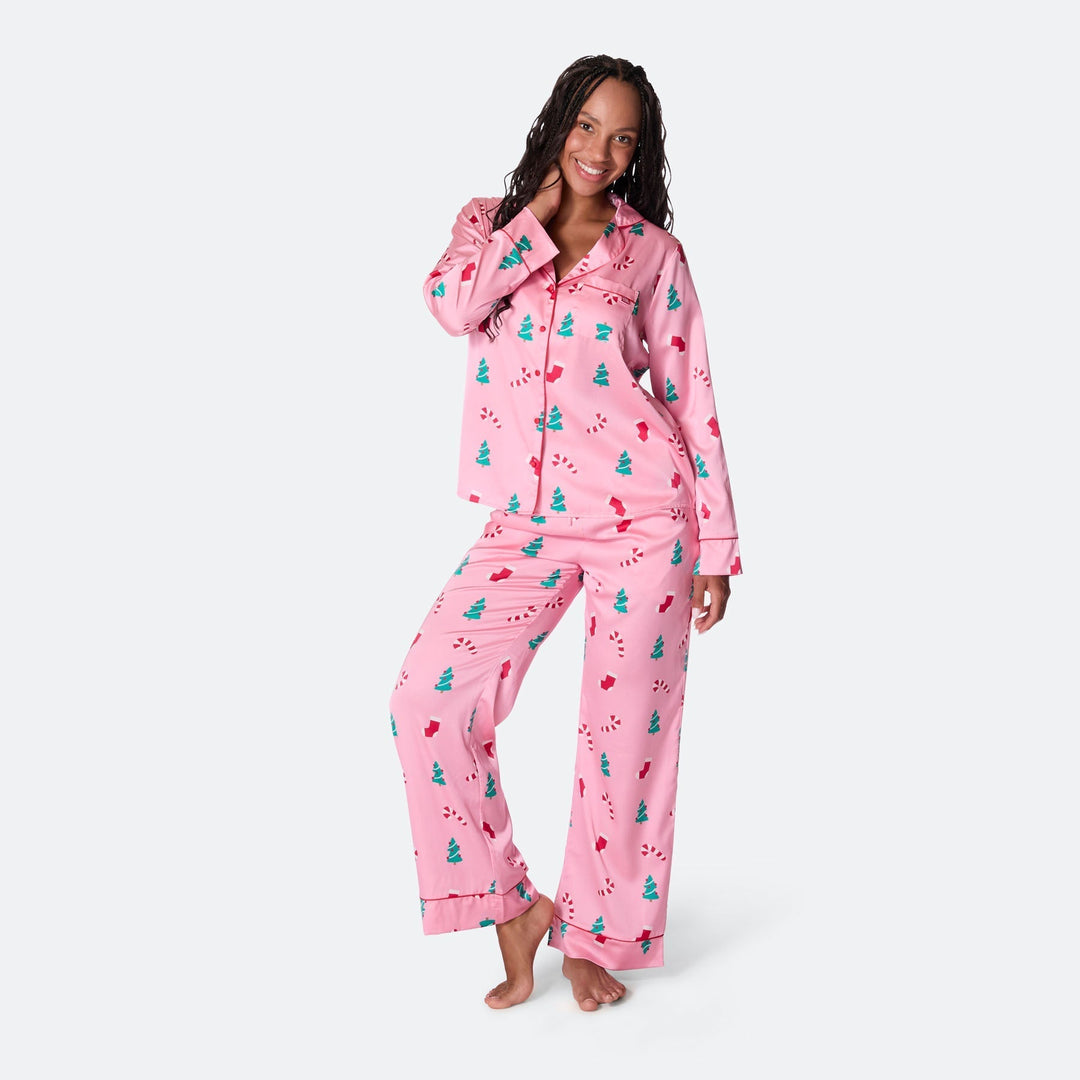 Roosa satiininen joulupyjama naisille