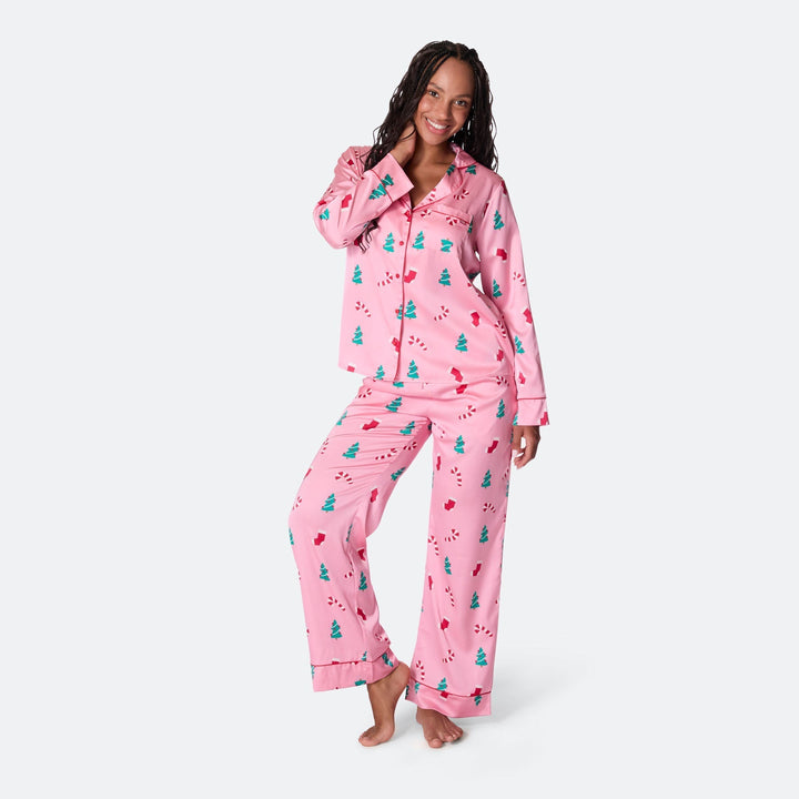 Roosa satiininen joulupyjama naisille