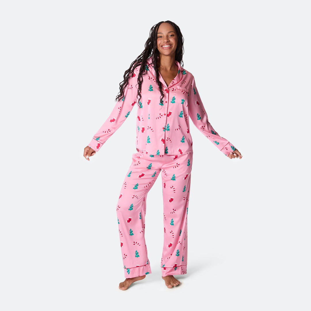 Roosa satiininen joulupyjama naisille