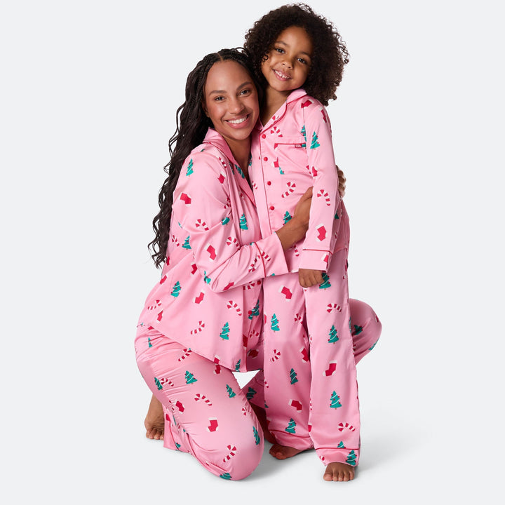 Roosa satiininen joulupyjama naisille