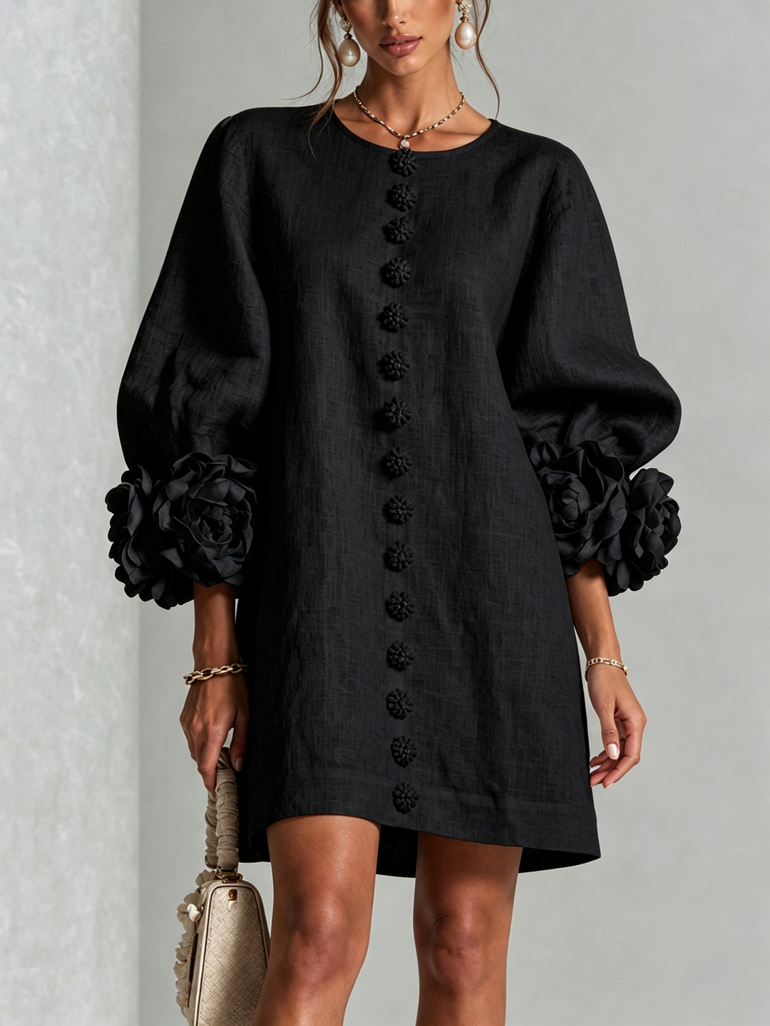 Vaivatonta eleganssia veistoksellisen suoran mekon avulla
